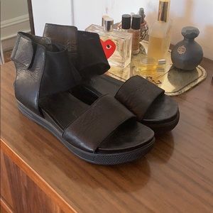 EILEEN FISHER Spree Sneaker Sandals - Like New!
